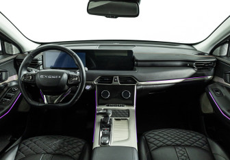 Подержанный автомобиль Exeed TXL 2023 года (13 фото)