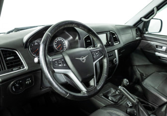 Подержанный автомобиль УАЗ Patriot 2018 года (11 фото)