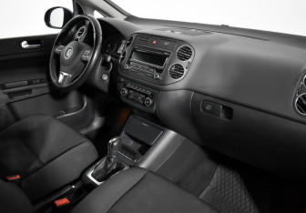 Подержанный автомобиль Volkswagen Golf Plus 2013 года (12 фото)