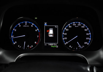 Подержанный автомобиль Toyota RAV4 2018 года (14 фото)
