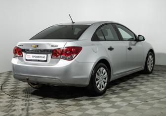 Подержанный автомобиль Chevrolet Cruze Sedan 2014 года (5 фото)