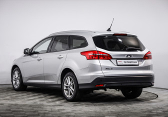 Подержанный автомобиль Ford Focus Wagon 2017 года (7 фото)