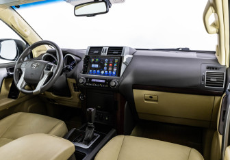 Подержанный автомобиль Toyota Land Cruiser Prado 2016 года (11 фото)