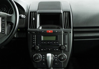 Подержанный автомобиль Land Rover Freelander 2010 года (14 фото)