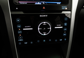 Подержанный автомобиль Ford Explorer 2013 года (16 фото)