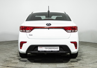Подержанный автомобиль Kia Rio Sedan 2019 года (6 фото)
