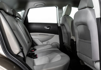 Подержанный автомобиль Nissan Qashqai 2011 года (17 фото)