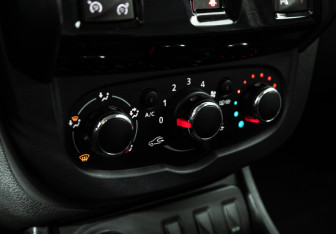 Подержанный автомобиль Renault Duster 2017 года (15 фото)