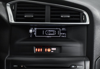 Подержанный автомобиль Citroen DS4 2012 года (16 фото)