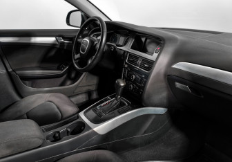 Подержанный автомобиль Audi A4 Sedan 2008 года (13 фото)