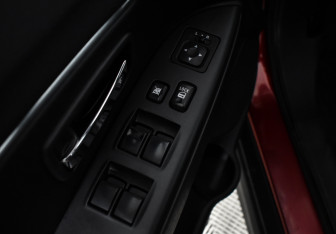 Подержанный автомобиль Mitsubishi ASX 2013 года (10 фото)