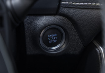 Подержанный автомобиль Toyota RAV4 2021 года (21 фото)