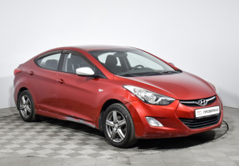Подержанный автомобиль Hyundai Elantra Sedan 2012 года (3 фото)