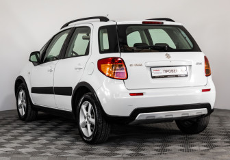 Подержанный автомобиль Suzuki SX4 Hatchback 2011 года (7 фото)