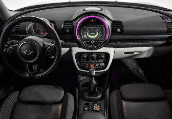Подержанный автомобиль MINI Clubman Wagon 2016 года (14 фото)