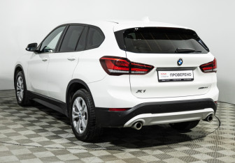 Подержанный автомобиль BMW X1 2019 года (7 фото)