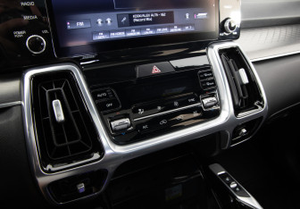 Подержанный автомобиль Kia Sorento 2022 года (16 фото)