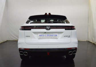 Подержанный автомобиль Changan UNI-K 2023 года (6 фото)