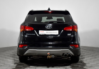 Подержанный автомобиль Hyundai Santa Fe 2017 года (6 фото)