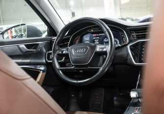 Подержанный автомобиль Audi A6 Sedan 2019 года (16 фото)