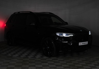 Подержанный автомобиль BMW X7 2019 года (26 фото)