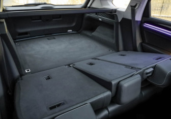 Подержанный автомобиль Volkswagen Touareg 2021 года (35 фото)