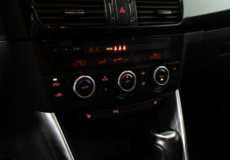 Подержанный автомобиль Mazda CX-5 2012 года (17 фото)