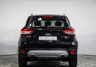 Подержанный автомобиль Ford Kuga 2016 года (6 фото)