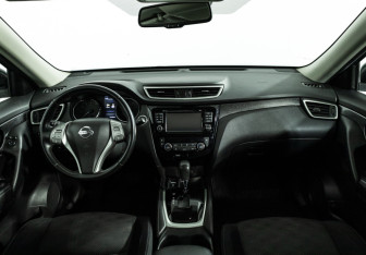 Подержанный автомобиль Nissan X-Trail 2018 года (13 фото)