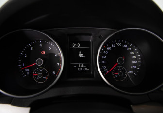 Подержанный автомобиль Volkswagen Golf Hatchback 2012 года (12 фото)