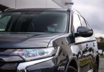 Подержанный автомобиль Mitsubishi Outlander 2021 года (2 фото)