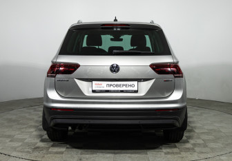 Подержанный автомобиль Volkswagen Tiguan 2019 года (6 фото)