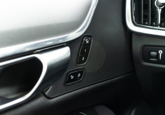 Подержанный автомобиль Volvo S90 2019 года (16 фото)