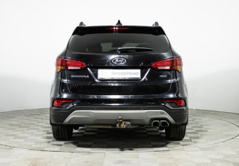 Подержанный автомобиль Hyundai Santa Fe 2017 года (6 фото)