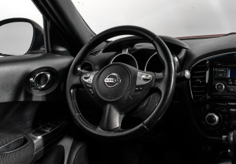 Подержанный автомобиль Nissan Juke 2013 года (15 фото)