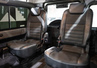 Подержанный автомобиль Land Rover Defender Suv 2007 года (19 фото)