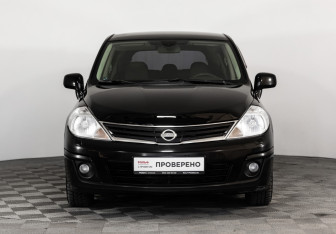 Подержанный автомобиль Nissan Tiida Hatchback 2010 года (2 фото)