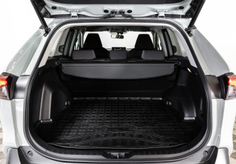Подержанный автомобиль Toyota RAV4 2020 года (29 фото)