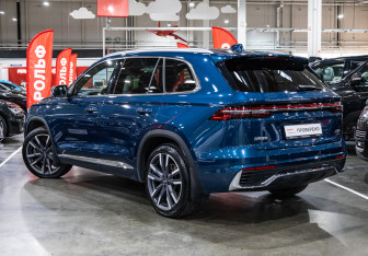 Подержанный автомобиль Geely Monjaro 2023 года (10 фото)