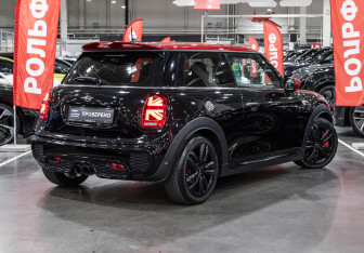 Подержанный автомобиль MINI Hatch 2019 года (7 фото)