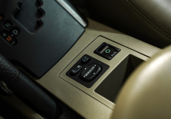Подержанный автомобиль Toyota RAV4 2011 года (16 фото)