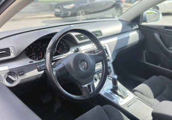 Подержанный автомобиль Volkswagen Passat Sedan 2010 года (11 фото)