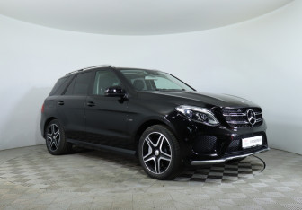 Подержанный автомобиль Mercedes-Benz GLE 2016 года (3 фото)