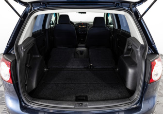 Подержанный автомобиль Volkswagen Golf Plus 2008 года (19 фото)