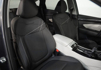 Подержанный автомобиль Hyundai Tucson 2021 года (24 фото)