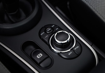 Подержанный автомобиль MINI Countryman 2021 года (25 фото)