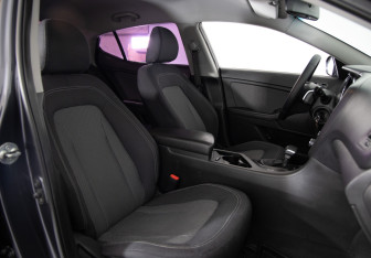 Подержанный автомобиль Kia Optima Sedan 2012 года (11 фото)