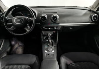 Подержанный автомобиль Audi A3 Hatchback 2014 года (14 фото)