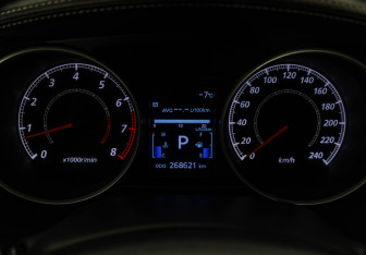 Подержанный автомобиль Mitsubishi Outlander 2011 года (19 фото)