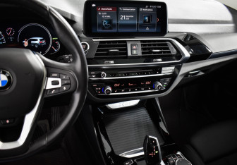 Подержанный автомобиль BMW X3 2019 года (20 фото)